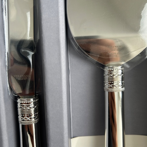 Vera Wang Wedgwood Cake Knife and Server Set - Picture 3 of 4